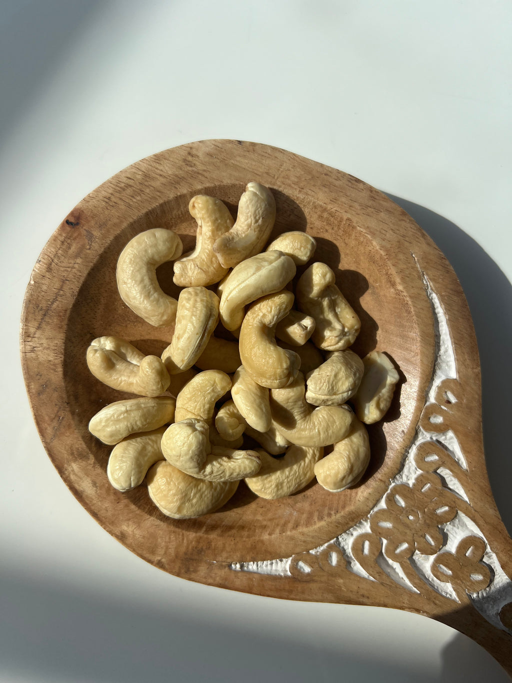 RAW CASHEWS